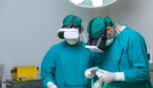 Damned if they do, damned if they don’t: Understanding and mitigating the risk of AI tools in healthcare practice