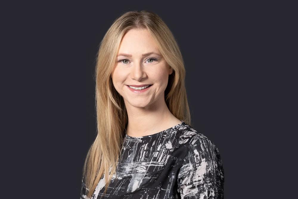 Vicky Tomlinson | Corporate lawyer | Independent healthcare sector ...
