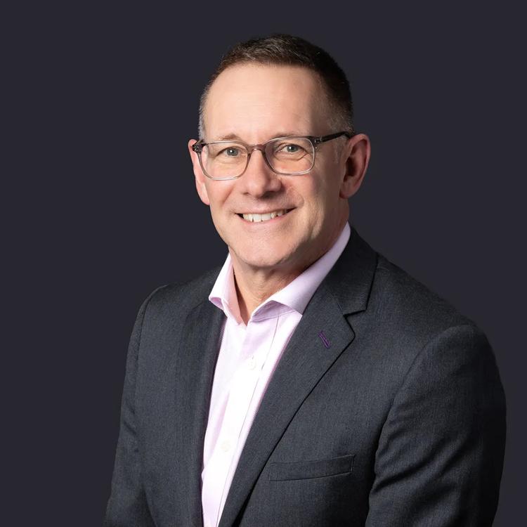 Image of Ian Long